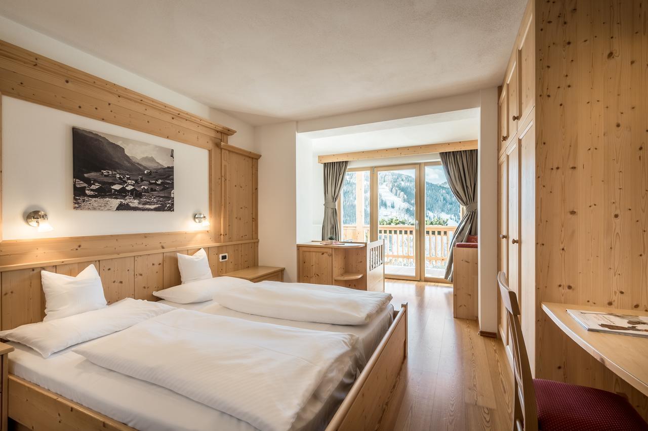 B&B - Hotel Ciasa Rue Blanch Сан-Кассиано Экстерьер фото