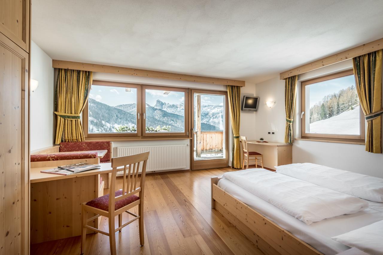 B&B - Hotel Ciasa Rue Blanch Сан-Кассиано Экстерьер фото
