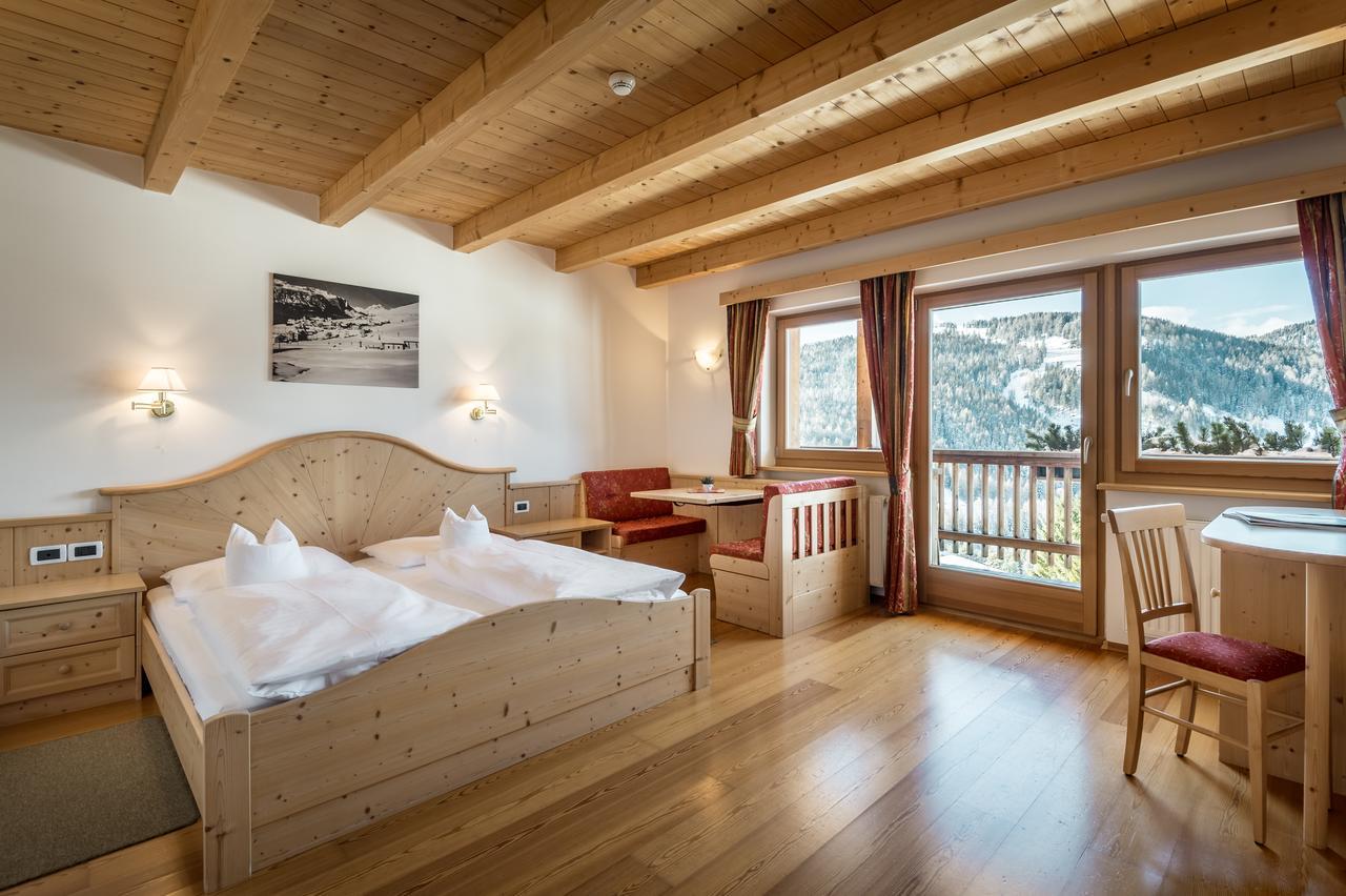 B&B - Hotel Ciasa Rue Blanch Сан-Кассиано Экстерьер фото