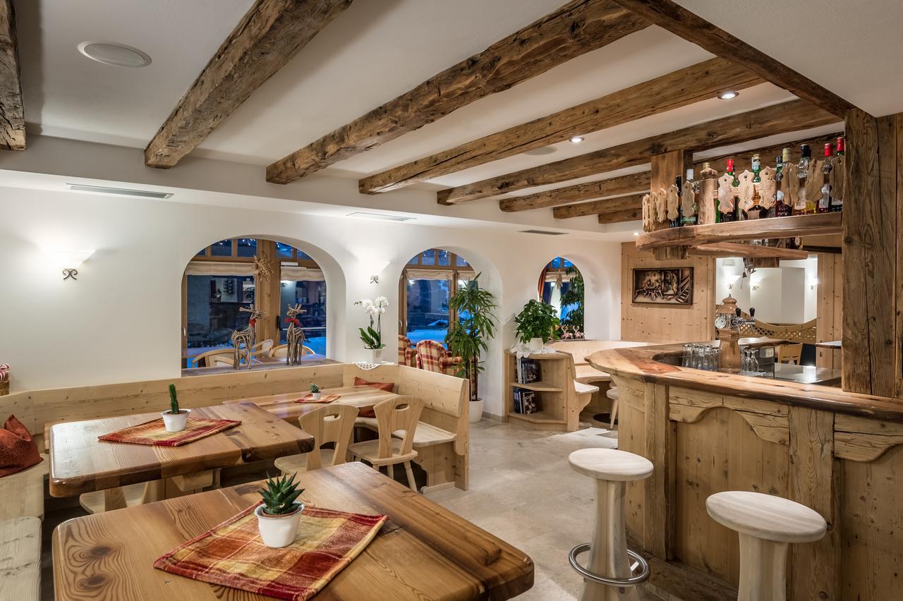 B&B - Hotel Ciasa Rue Blanch Сан-Кассиано Экстерьер фото