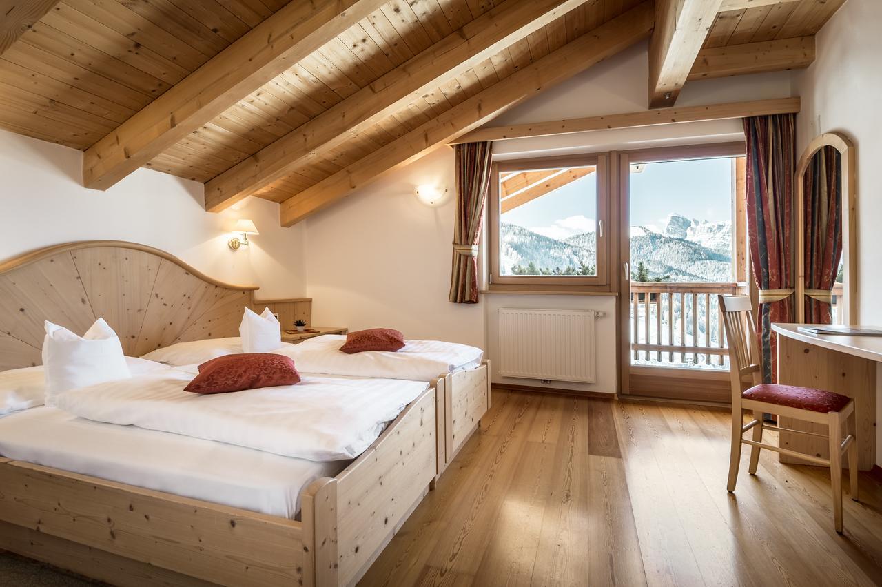 B&B - Hotel Ciasa Rue Blanch Сан-Кассиано Экстерьер фото